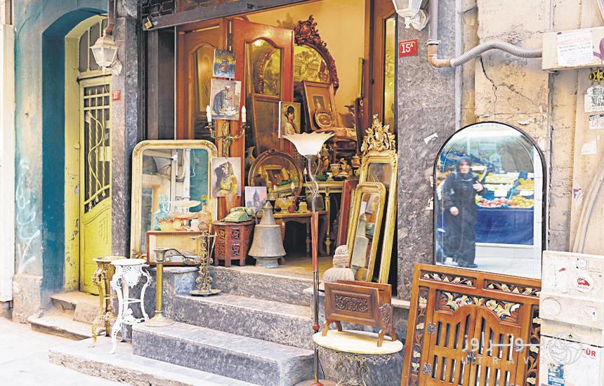 مغازه‌های فروش عتیقه چوکور جوما استانبول